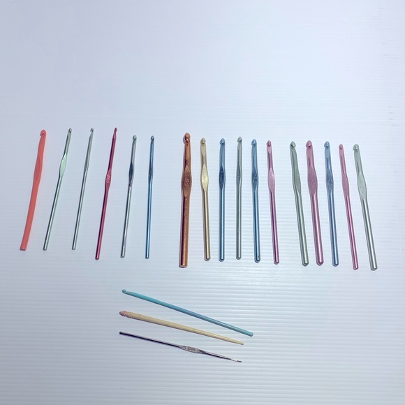 Crochet Hooks Crochet Needles 20 pc set Bundle - Picture 2 of 5